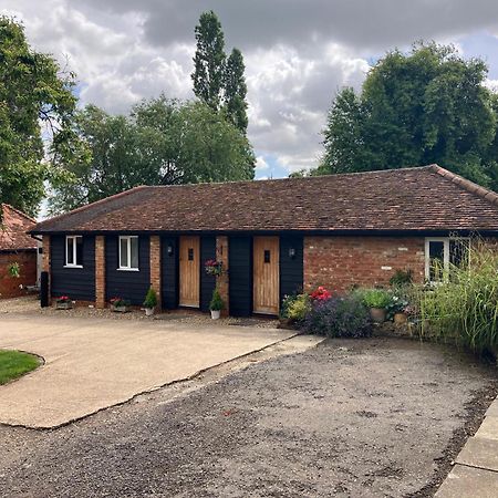 Upper Wood End Farm Holiday Cottages Marston Moreteyne Exteriör bild